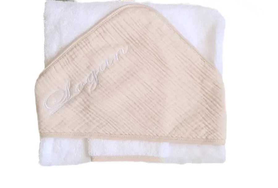 Cape de bain et gant GAZE de COTON personnalisable au prénom de votre bébé.