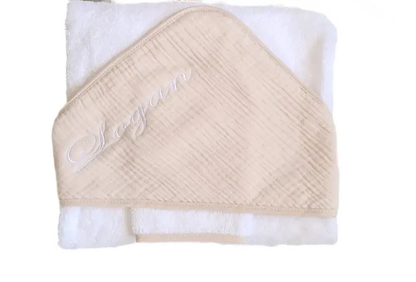 Cape de bain et gant GAZE de COTON personnalisable au prénom de votre bébé.