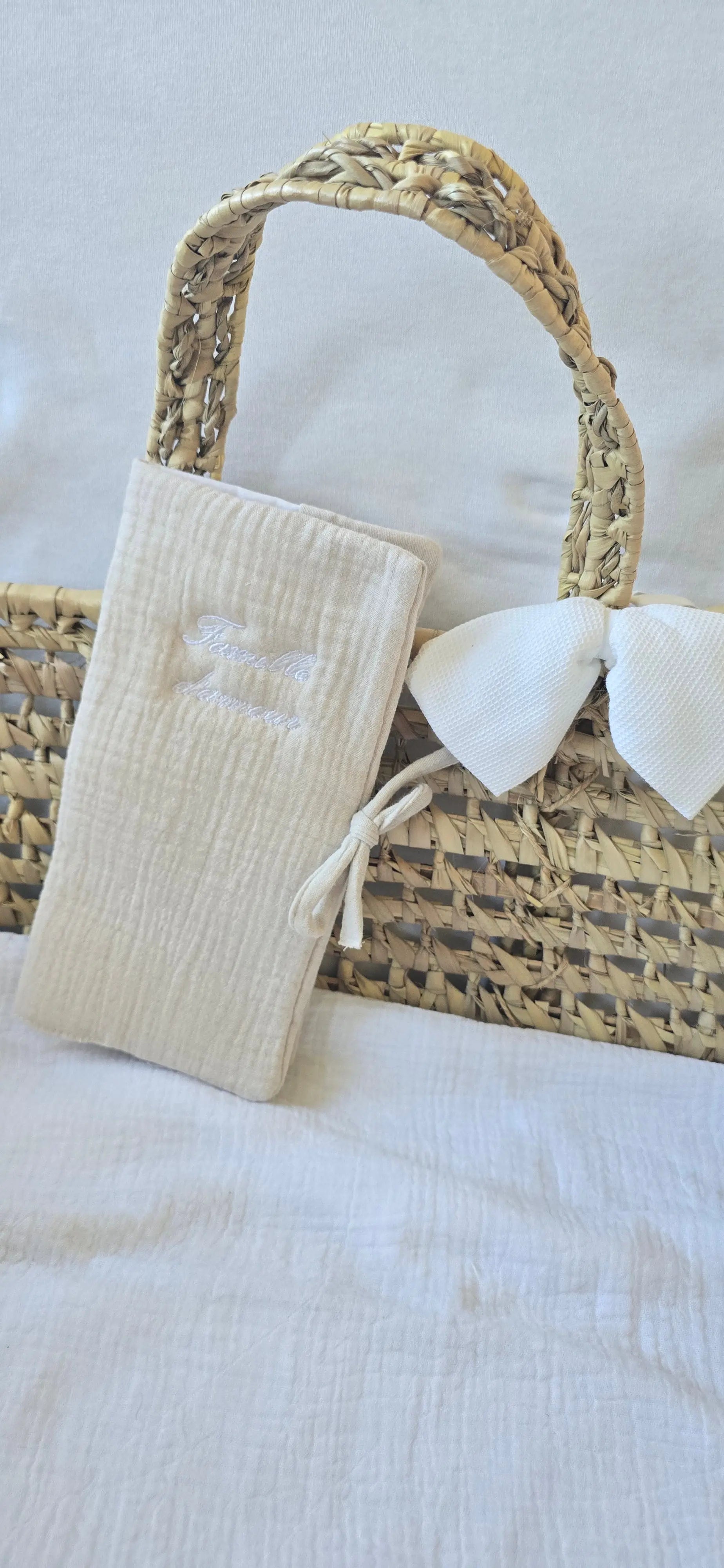 Protège livret de famille personnalisé LMJbroderies ! cadeau personnalisé 