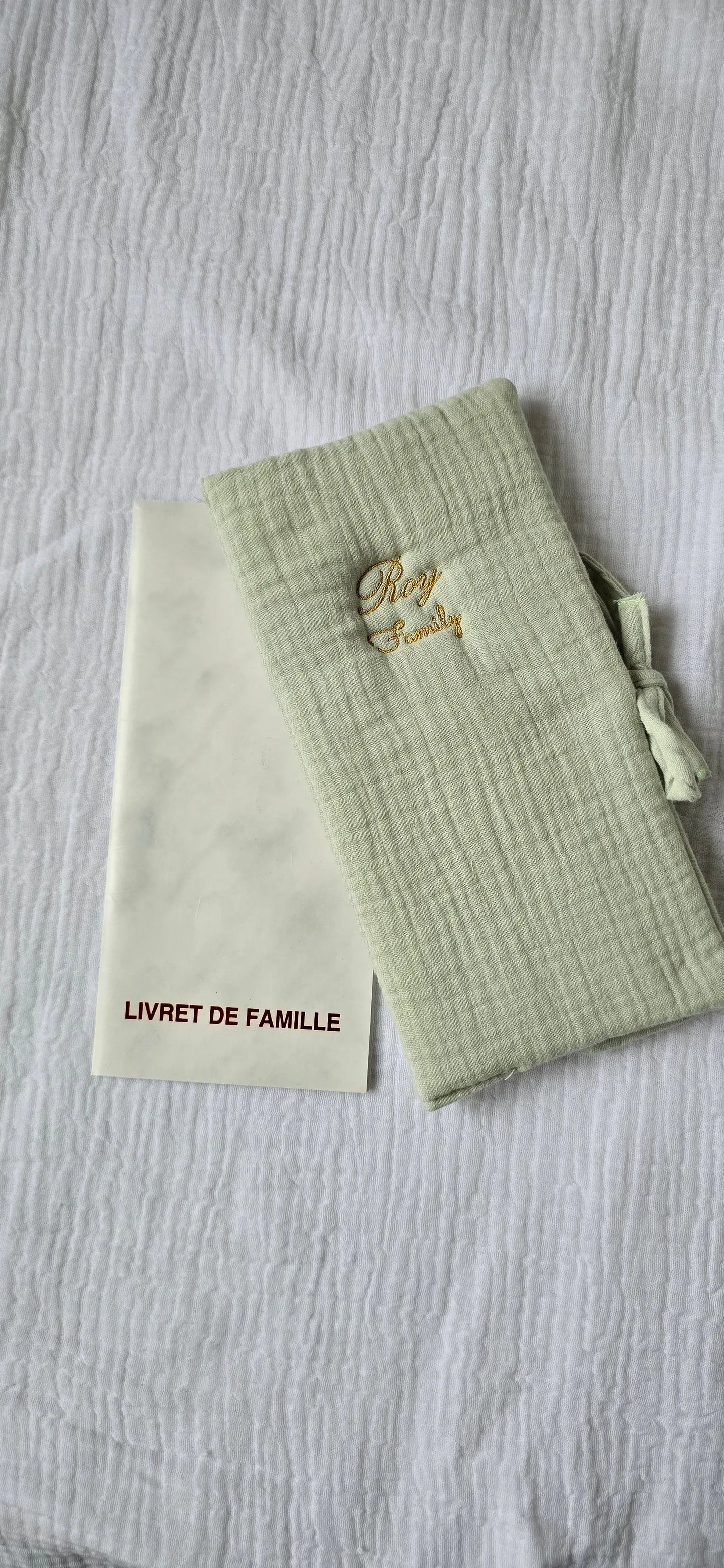 Protège livret de famille personnalisé LMJbroderies ! cadeau personnalisé 