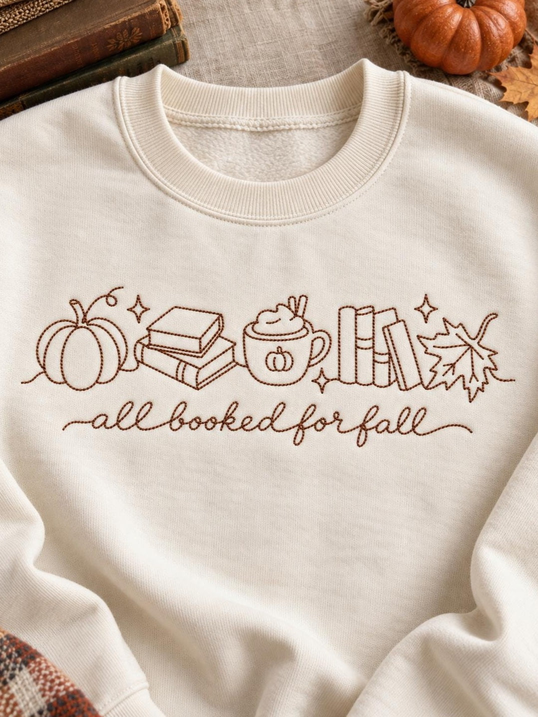 Sweat brodé unisexe Book Lover – Pull automne cosy All Booked for Fall LMJbroderies ! cadeau personnalisé 