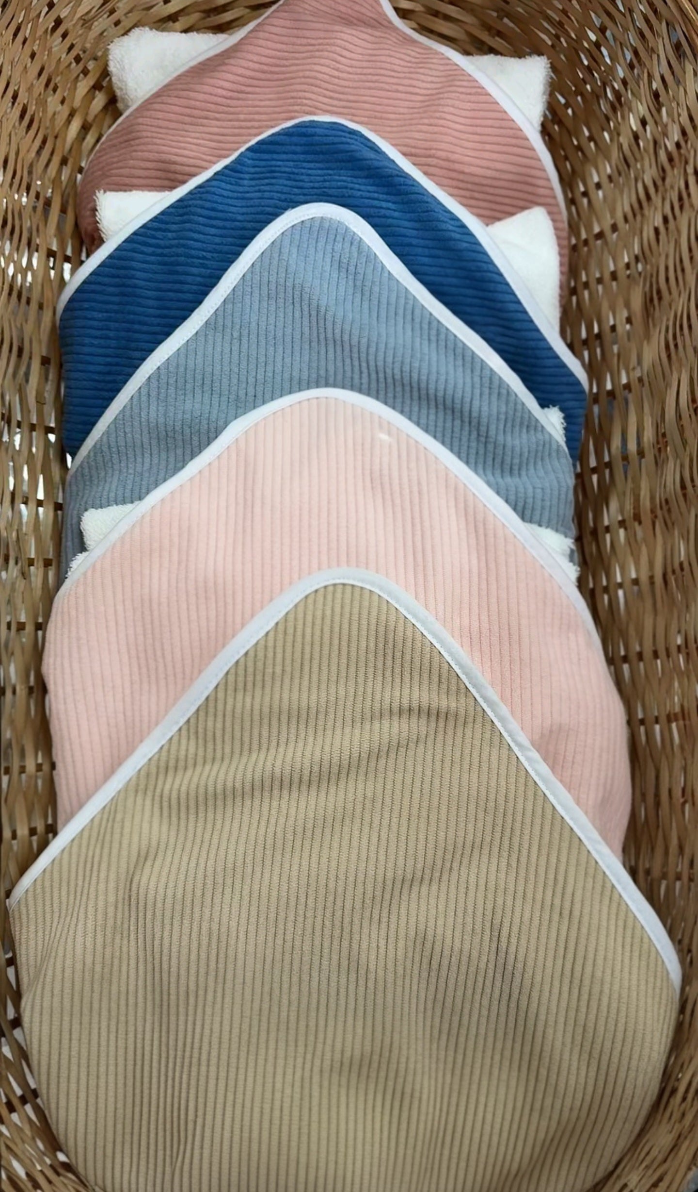 (Copie) Cape de bain bébé – broderie élégante, idéale naissance LMJbroderies 