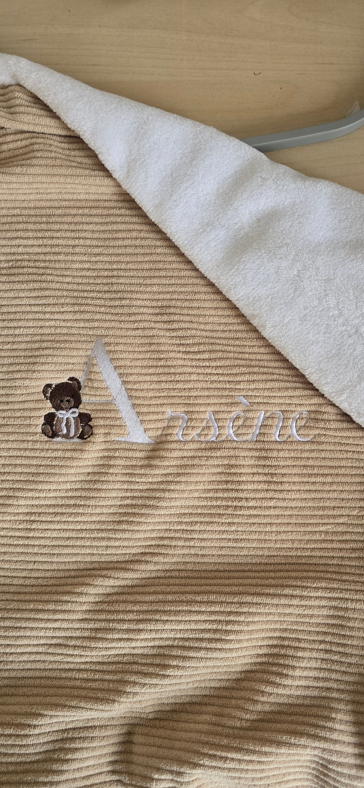 Couverture côtelé/polaire personnalisée LMJbroderies ! cadeau personnalisé 