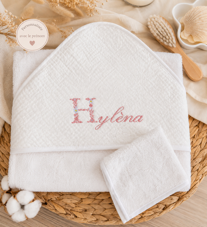 Cape de bain bébé – broderie élégante, idéale naissance LMJbroderies 